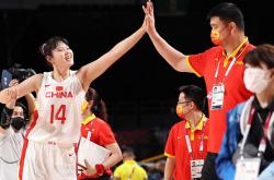 开云体育官方网站-包含土耳其篮球超级联赛收视率飙升，球迷狂热追捧的词条