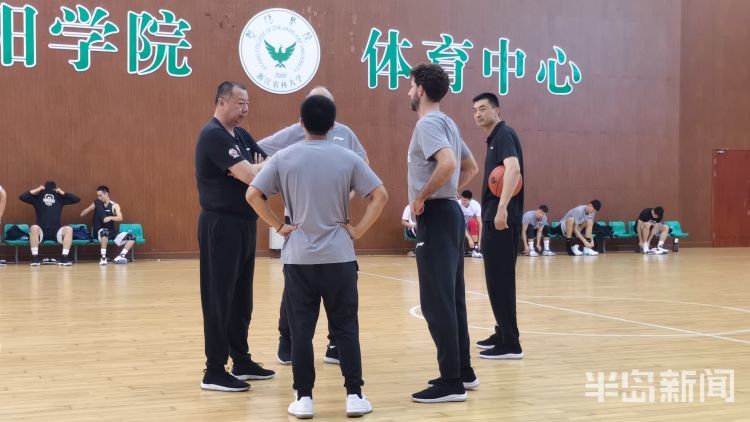 黑龙江男篮外援稳健作战，带队成功