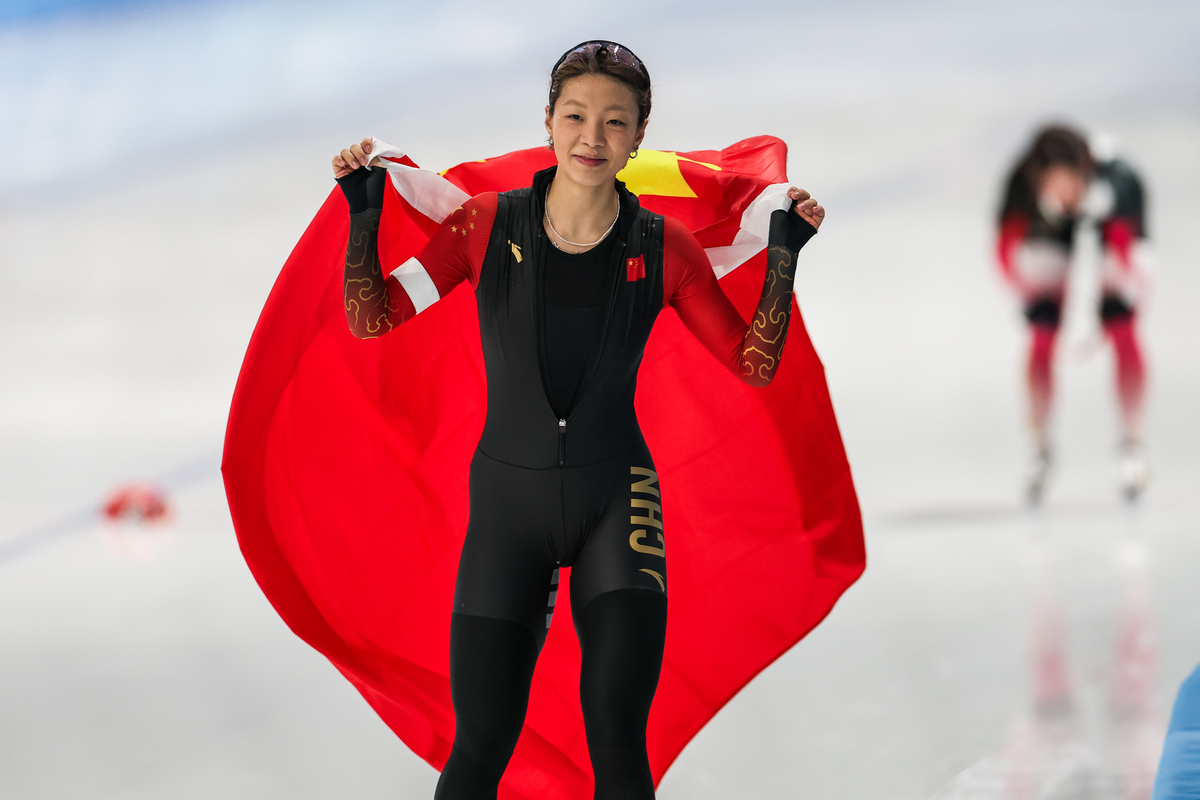 包含短道速滑女选手夺冠，中国军团冠军气质的词条