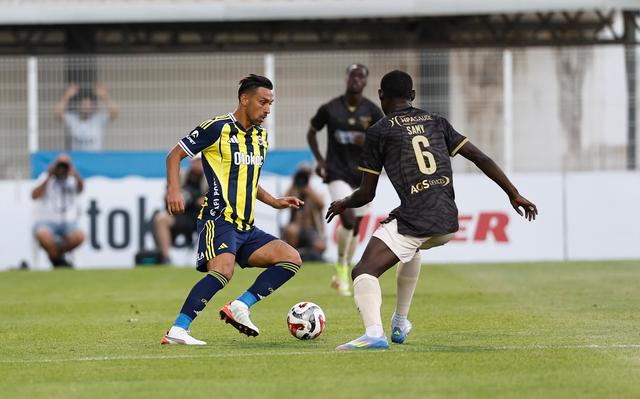 守护中路！穆里尼奥祭出三中卫轻松击败巴塞罗那的简单介绍