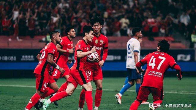 关于上海上港客场憾败大连一方，争夺亚冠资格的信息