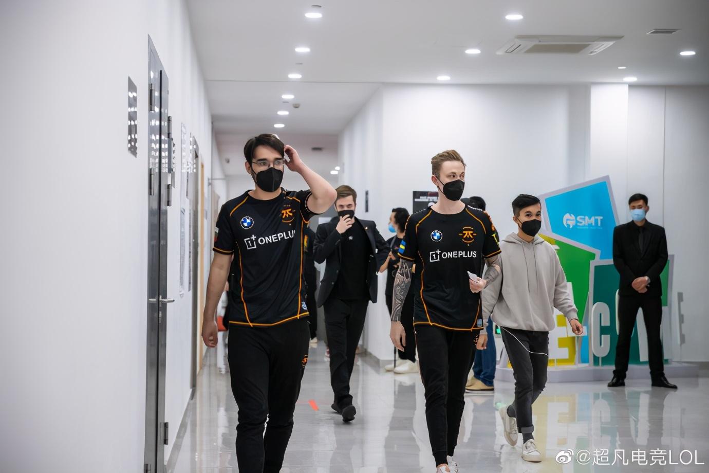 关于PSG碾压FNC,JackeyLove完成史诗逆转峡谷大战淘汰赛,引爆全场热议的信息 关于PSG碾压FNC,JackeyLove完成史诗逆转峡谷大战淘汰赛,引爆全场热议的信息