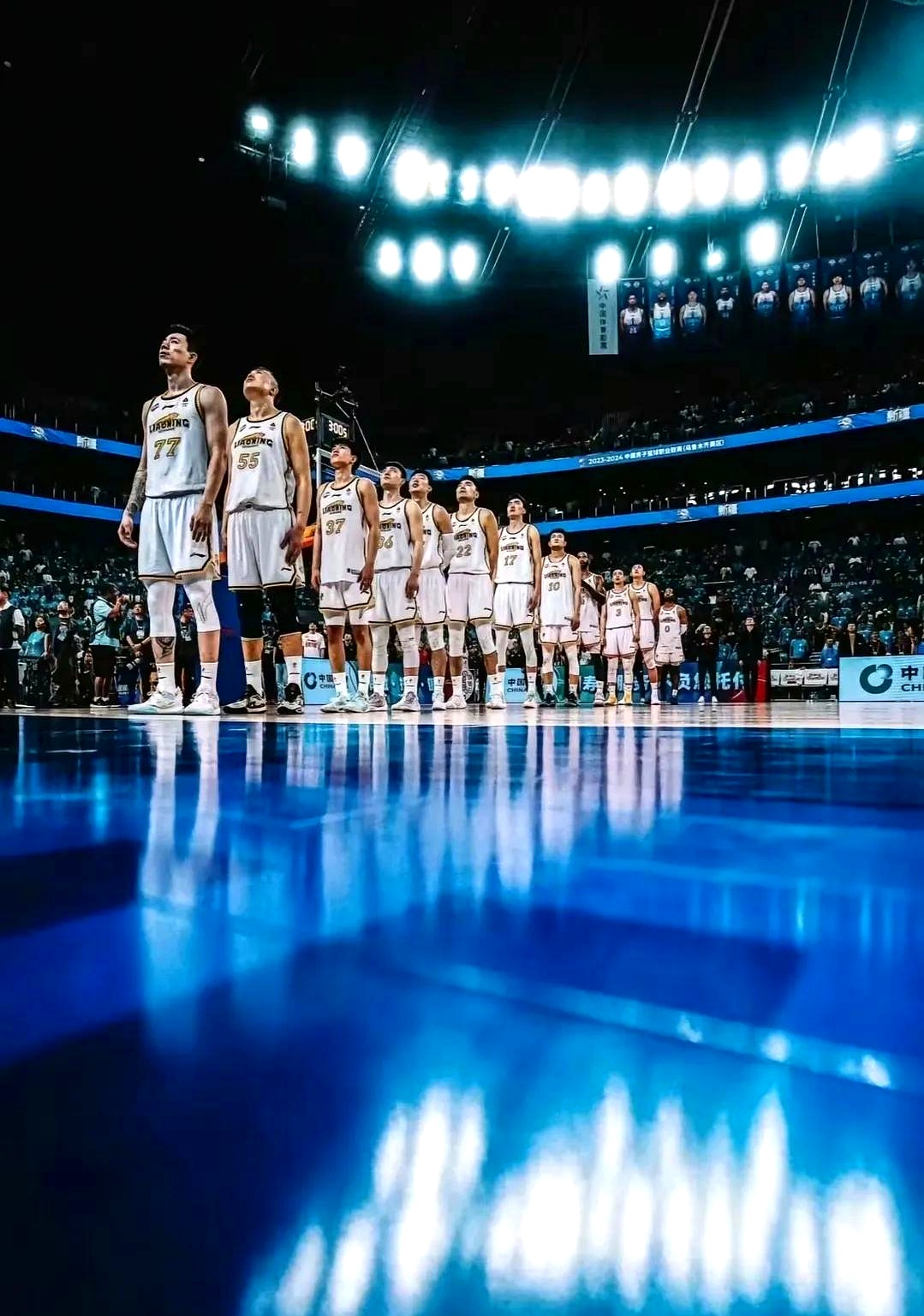 胜利之路再度延续，球队表现出色晋级四强的简单介绍