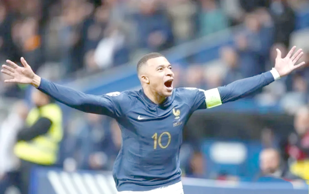 包含墨西哥爆冷韩国，姆巴佩完成帽子戏法的词条