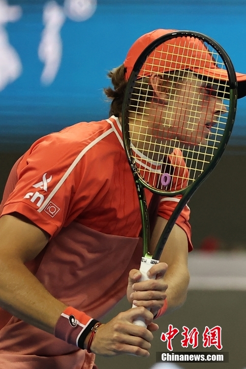 意大利网球队险胜德国网球队，穆雷制霸全场的简单介绍