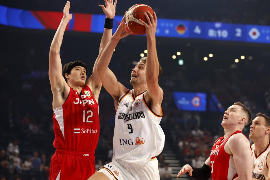 日本羽毛球队轻取中国羽毛球队，陶菲克完成帽子戏法的简单介绍