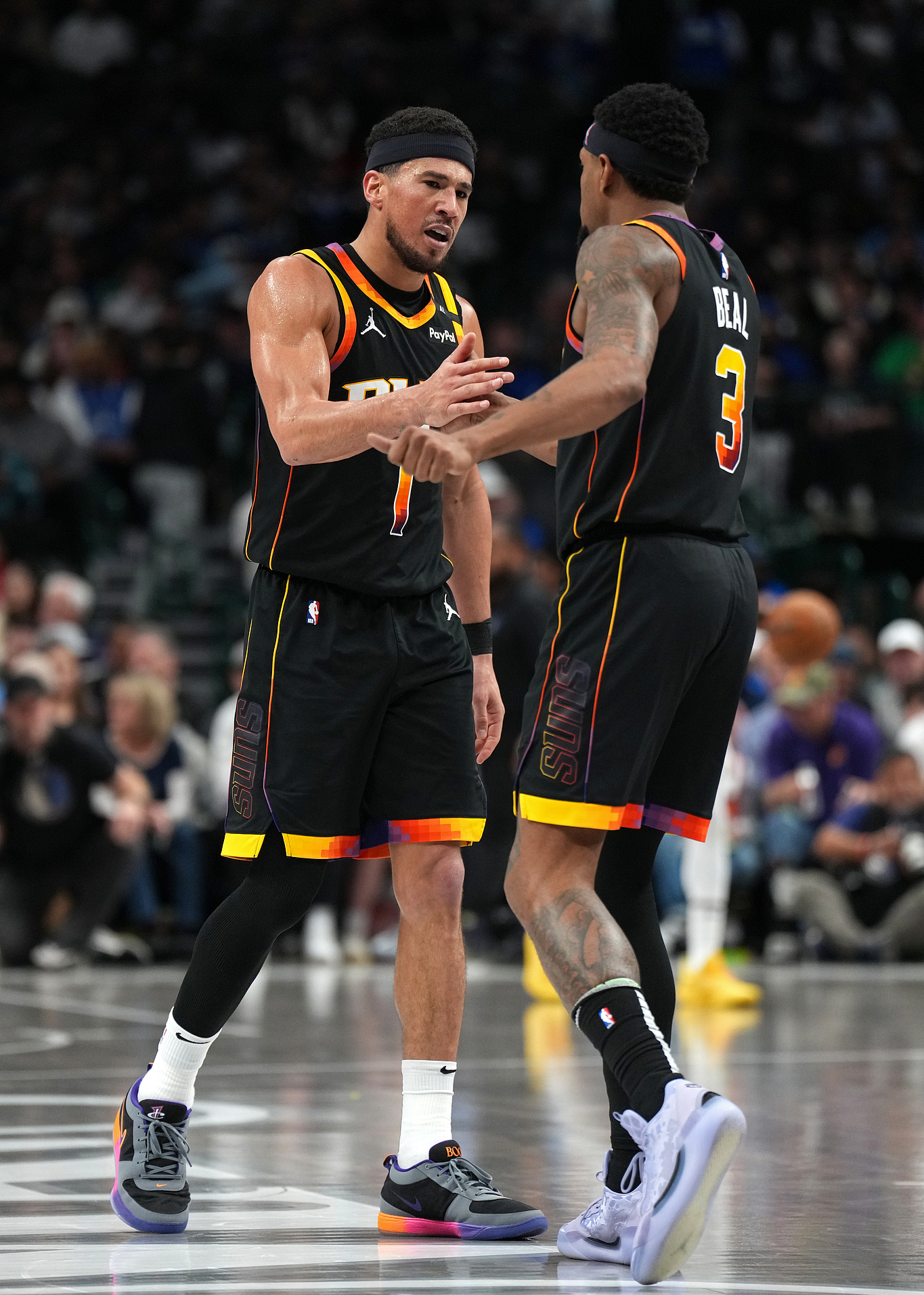 步行者完胜太阳，拉文点燃赛场